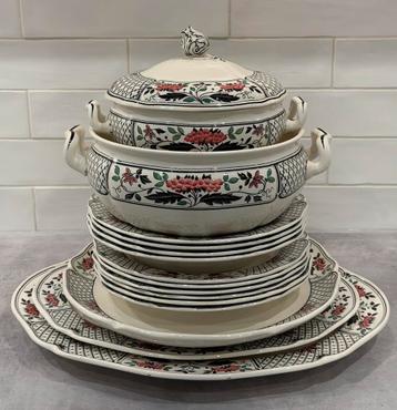 Antieke serviesdelen, Wedgwood Cheadle Etruria England beschikbaar voor biedingen