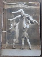 Oude fotokaart circus act, Ophalen of Verzenden, Voor 1920, Ongelopen, Noord-Holland