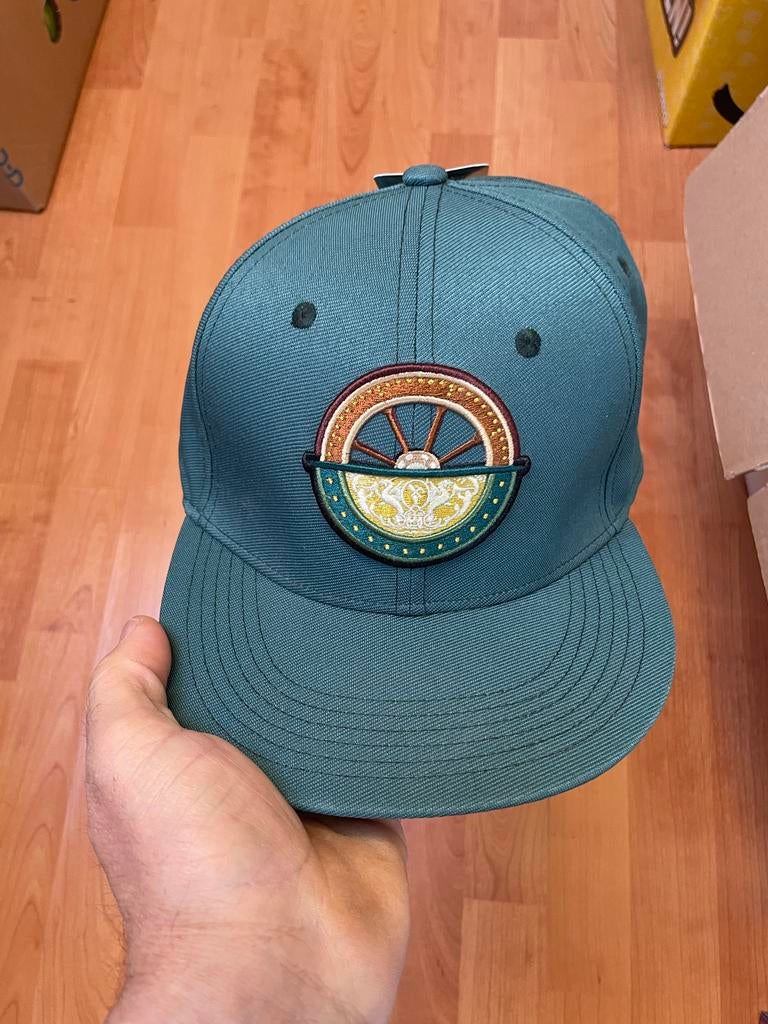 Nieuwe pet met uniek design efteling, Ophalen of Verzenden, Nieuw, Kleding