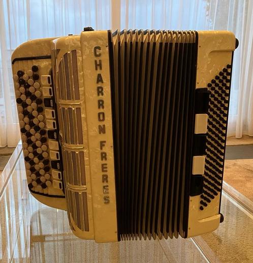 Charron Frères Knopaccordeon met Koffer, Muziek en Instrumenten, Accordeons, Gebruikt, Knopaccordeon, 80-bas, Overige merken, Met koffer