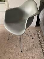 Eames replica plastic arm chair, Huis en Inrichting, Stoelen, Ophalen of Verzenden