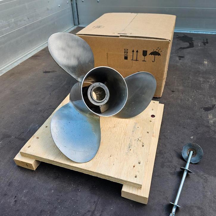 Propeller 17 pitch RVS  Mercruiser Yamaha Mercury Honda, Watersport en Boten, Accessoires en Onderhoud, Zo goed als nieuw, Motor en Techniek