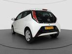 Toyota Aygo 1.0 VVT-i x-nav | Navigatie | Camera | Airco |, Voorwielaandrijving, Stof, Gebruikt, 4 stoelen