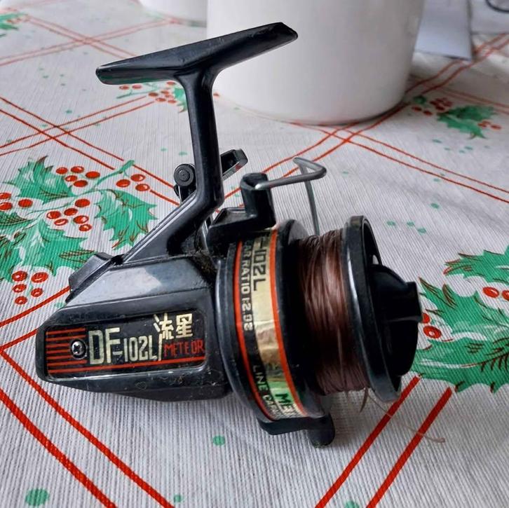 1 Werphengel met molen, schepnet en diverse visspullen, Watersport en Boten, Hengelsport | Algemeen, Gebruikt, Werphengel, Ophalen