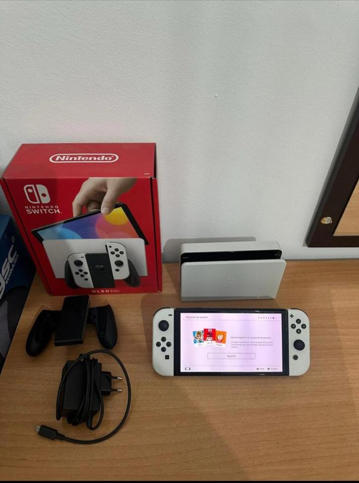 Nintendo Switch Oled, Spelcomputers en Games, Spelcomputers | Nintendo Switch, Zo goed als nieuw, Switch OLED, Met 2 controllers