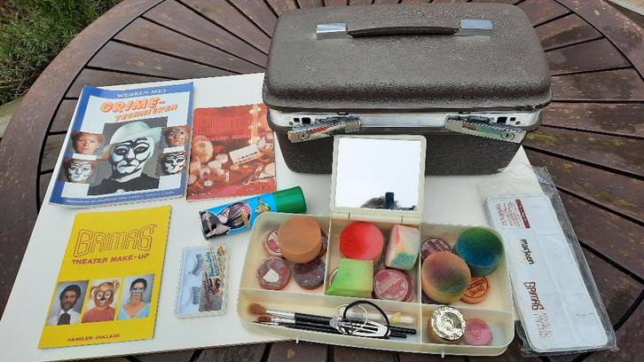 Complete set Grimas schminck, Hobby en Vrije tijd, Feestartikelen, Gebruikt, Schmink, Overige, Ophalen of Verzenden