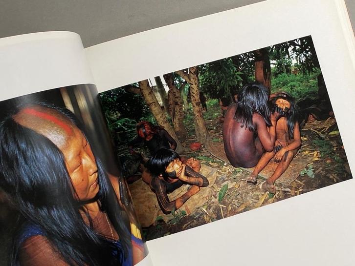 Mekarõn - Amazone-Indianen (1992) fotoboek, Boeken, Kunst en Cultuur | Fotografie en Design, Zo goed als nieuw, Fotografie algemeen