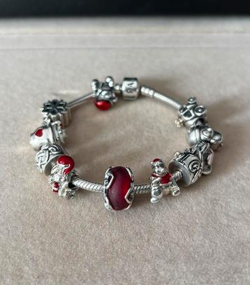 Kerst armband Pandora beschikbaar voor biedingen