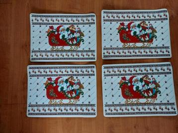4 mooie kerst placemats  beschikbaar voor biedingen