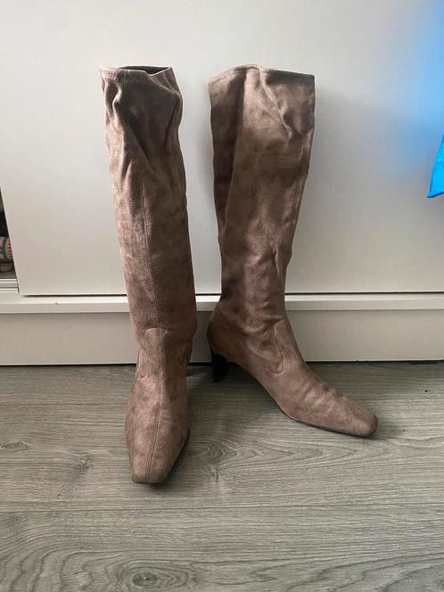 taupe bruine suedine high knee boots laarzen hak maat 40, Kleding | Dames, Schoenen, Zo goed als nieuw, Hoge laarzen, Bruin, Ophalen of Verzenden