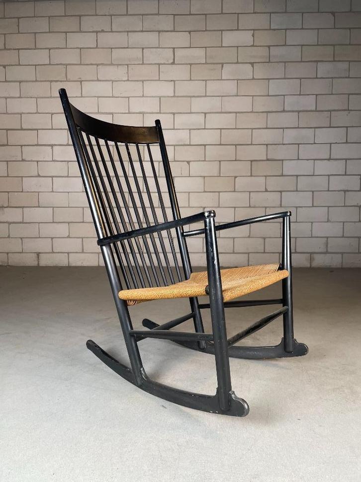 Vintage J16 Schommelstoel By Hans Wegner, Huis en Inrichting, Fauteuils, Gebruikt, Hout, Riet of Rotan, 50 tot 75 cm, 75 tot 100 cm