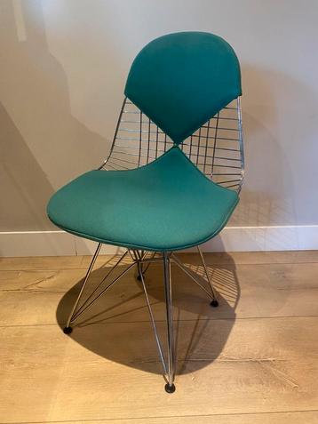 Eames Vitra DKR bikini hopsak beschikbaar voor biedingen