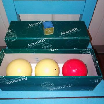 Setje biljartballen gebruikt beschikbaar voor biedingen