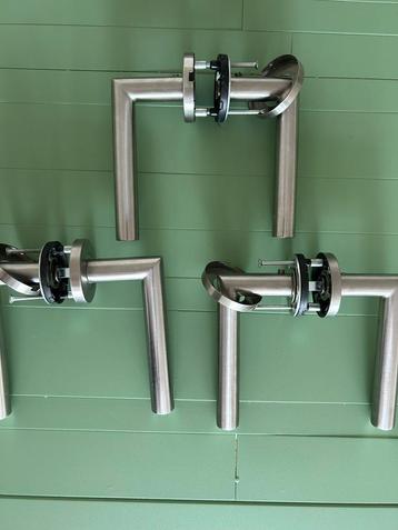 Handgrepen beschikbaar voor biedingen