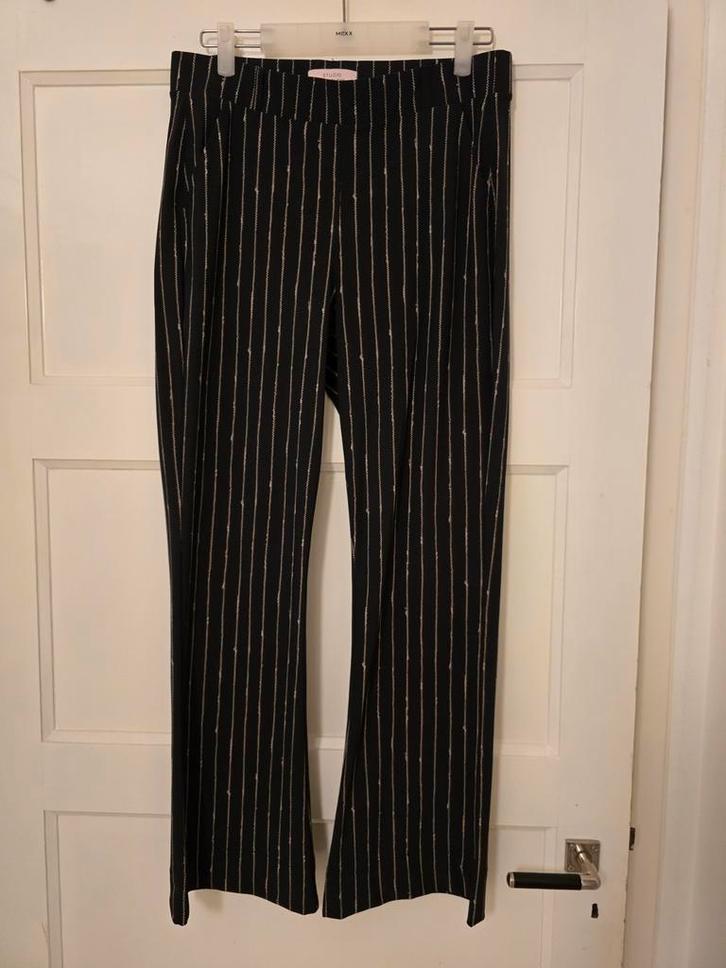 Studio Anneloes Flair Broek Bonded - Maat L, Kleding | Dames, Broeken en Pantalons, Zo goed als nieuw, Maat 42/44 (L), Zwart, Lang