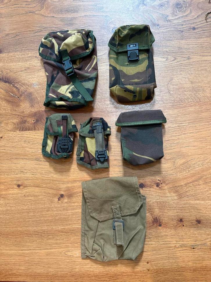 Set Militaire Pouch Tassen, Verzamelen, Militaria | Algemeen, Landmacht, Overige typen, Nederland, Ophalen of Verzenden
