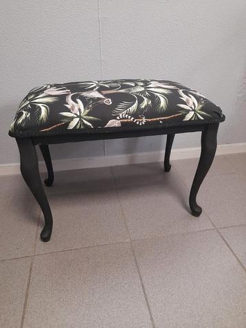 Krukje ca 60 x 35 en 45 cm hoog. beschikbaar voor biedingen