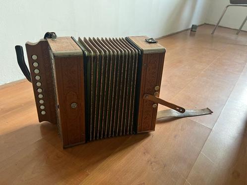 Antieke Trekzak, Muziek en Instrumenten, Accordeons, Gebruikt, Knopaccordeon, 32-bas, Overige merken, Ophalen