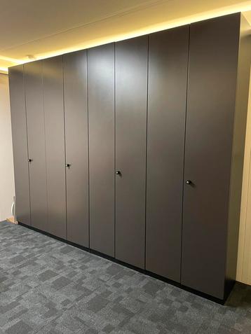 4 x degelijke (archief) kasten KARGO voor kantoor / garage beschikbaar voor biedingen