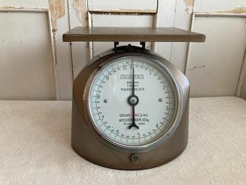 Brocante ode metalen weegschaal - pakketweger / Engels beschikbaar voor biedingen