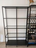 Ikea VITTSJÖ Stellingkast (zwartbruin/glas, 100 x 175 cm), Huis en Inrichting, Kasten | Stellingkasten, Ophalen, Zo goed als nieuw