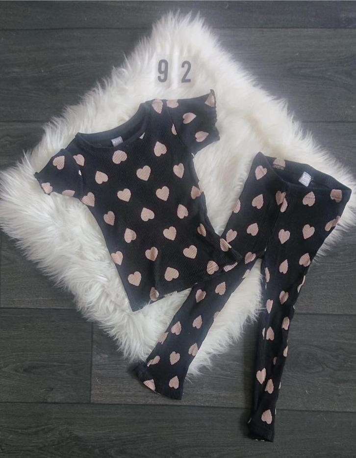 Slaap setje zwart bruin maat 92, Kinderen en Baby's, Kinderkleding | Maat 92, Gebruikt, Meisje, Nacht- of Onderkleding, Ophalen of Verzenden