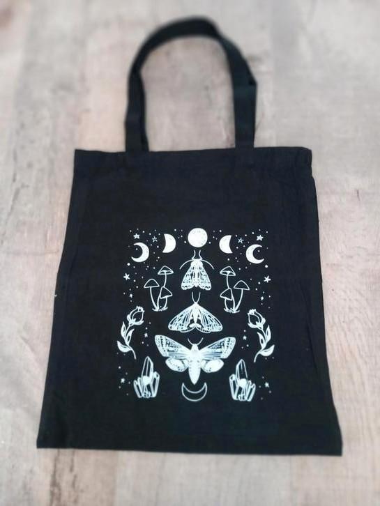 Witchy totebag, witch, pagan, maan, mot, pagan, goth, Sieraden, Tassen en Uiterlijk, Tassen | Damestassen, Nieuw, Overige typen
