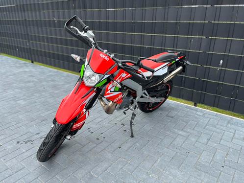 Aprilia SX 50 Factory 2021, Fietsen en Brommers, Scooters | Aprilia, Zo goed als nieuw, Overige modellen, Ophalen of Verzenden