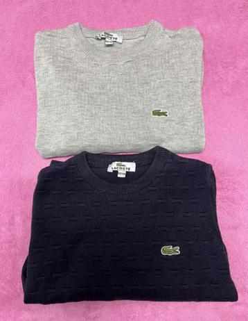 Te koop 2 verschillende truien beschikbaar voor biedingen