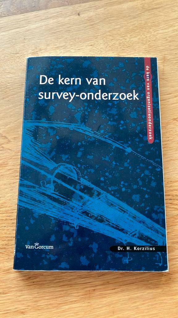 H. Korzilius - De kern van survey-onderzoek, Boeken, Wetenschap, Zo goed als nieuw, Sociale wetenschap, Ophalen of Verzenden