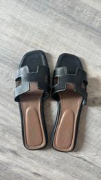 Hermes slippers, Ophalen of Verzenden, Zo goed als nieuw