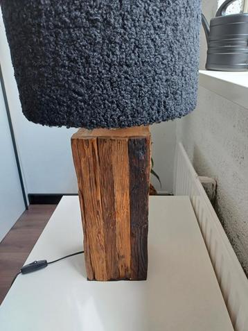 Industriële houten Lamp met zwarte kap beschikbaar voor biedingen