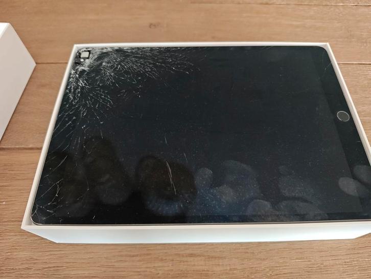 Apple iPad Air (3e generatie), kapot scherm, werkt volledig, Computers en Software, Apple iPads, Zo goed als nieuw, Overige modellen