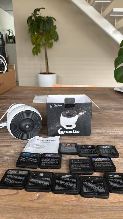 Sterrenhemel projector (Lunastic, Huis en Inrichting, Lampen | Overige, Zo goed als nieuw, Ophalen of Verzenden