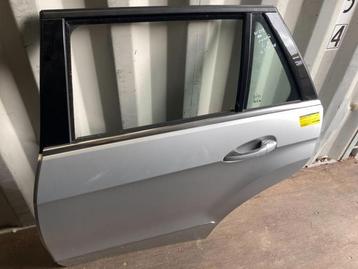 Portier 4Deurs links-achter van een Mercedes E-Klasse (775) beschikbaar voor biedingen