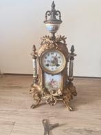 Antieke Tafelklok met Porselein, Ophalen of Verzenden