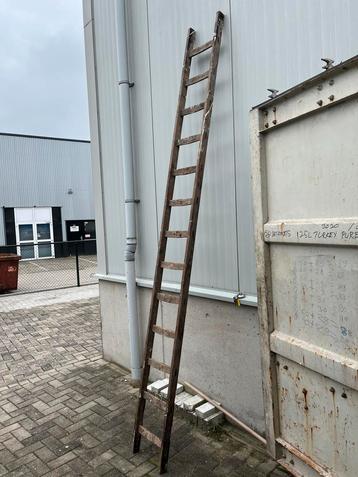 Decoratieve Ladder - Vintage Stijl beschikbaar voor biedingen