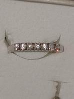 Zilveren ring met 7 zirkonia steentjes., Sieraden, Tassen en Uiterlijk, Ophalen of Verzenden, Kleiner dan 17, Zilver, Zilver