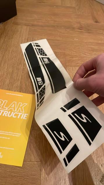 Vespa Stickers - Gloednieuw Design Voor Je Scooter! beschikbaar voor biedingen