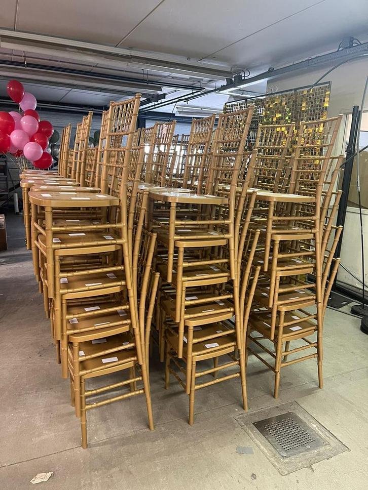 Partij van 30 goudkleurige chiavari stoelen | Tiffany stoel, Huis en Inrichting, Stoelen, Vijf, Zes of meer stoelen, Ophalen of Verzenden