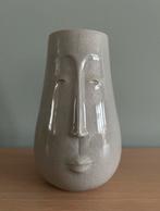 Zware keramieken vaas met gezicht, lichtgroen, Huis en Inrichting, Woonaccessoires | Vazen, Aardewerk of Porselein, Ophalen of Verzenden