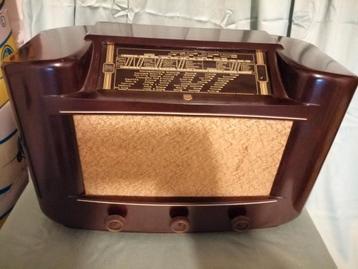 Philips radio type 650A bj 1938/'39 in bakelieten kast.  beschikbaar voor biedingen