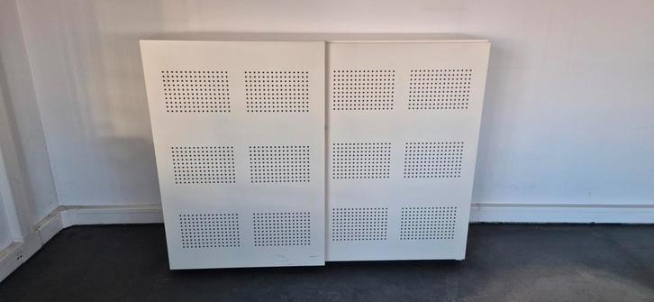 Afsluitbare lage kast met schuifdeuren, Huis en Inrichting, Kasten | Ladekasten, Gebruikt, 100 tot 150 cm, 150 tot 200 cm, 25 tot 50 cm