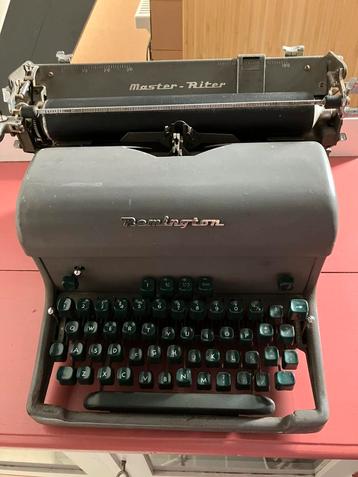 Vintage typemachine Remington beschikbaar voor biedingen