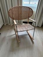 Rotan Schommelstoel, Ophalen