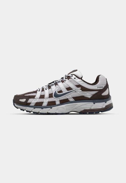 Nike P-6000 ‘Phantom Baroque Brown Metallic’, Kleding | Heren, Schoenen, Nieuw, Sneakers of Gympen, Overige kleuren, Ophalen of Verzenden
