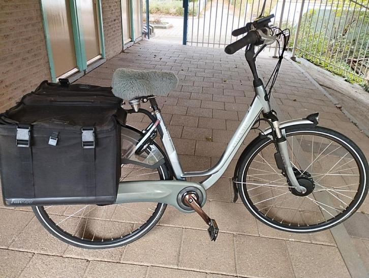 Gazelle Elektrische Fiets - Zo Goed Als Nieuw! Wegens mijn g, Fietsen en Brommers, Elektrische fietsen, Zo goed als nieuw, Gazelle