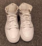 Nike Air Jordan 1 mid white maat 39 ZGAN, Ophalen of Verzenden, Zo goed als nieuw, Schoenen