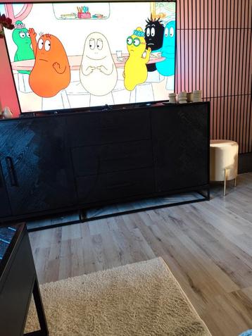 Mooie zwarte kast met veel opbergruimte 200cm lang80hoog