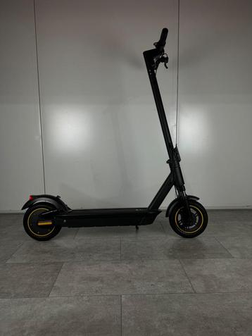 Esmax Aovo pro elektrische step scooter nieuwgarantie seqway beschikbaar voor biedingen